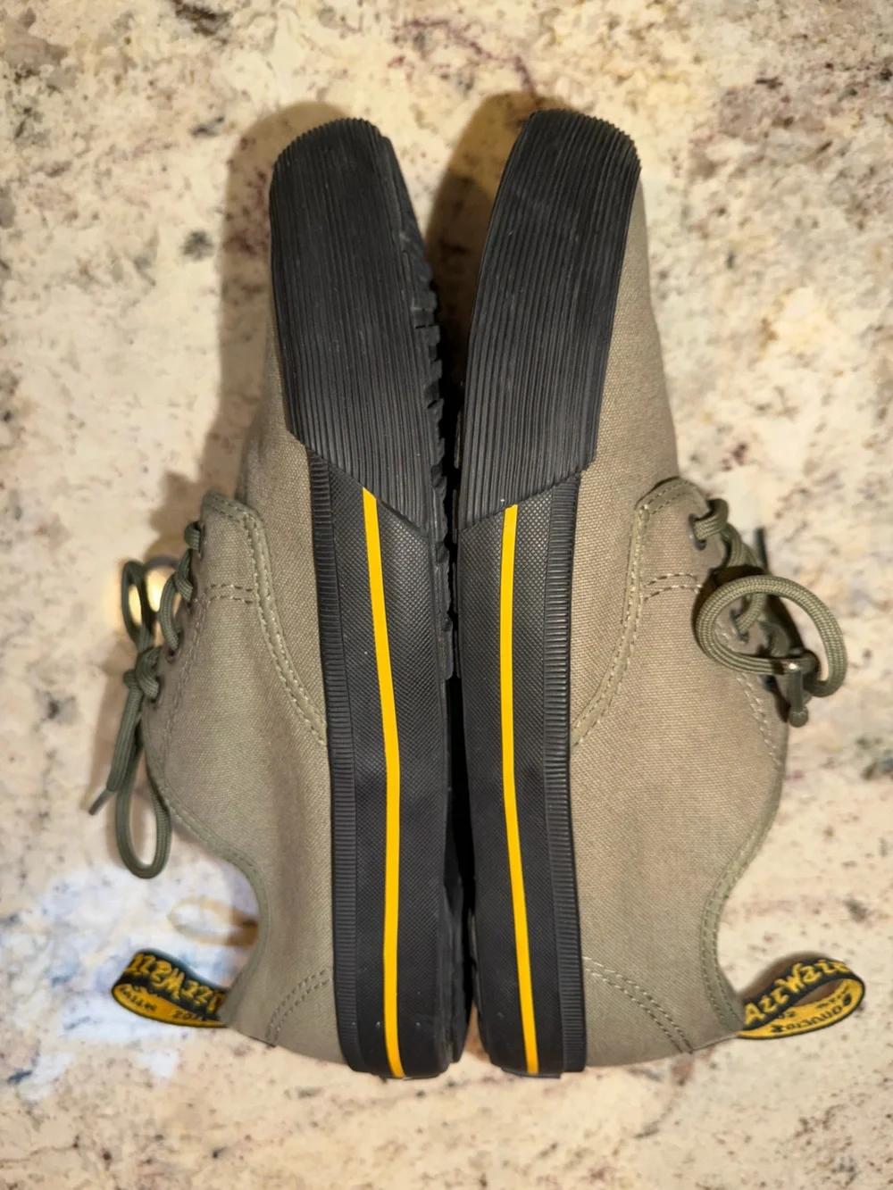 Dr Martens Doc $60 Pressler Olive Canvas Low-Top Unisex Sneaker 7 M 8 L